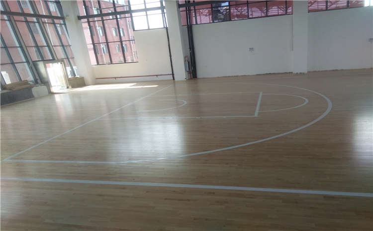 柞木體育運(yùn)動(dòng)地板怎么翻新
