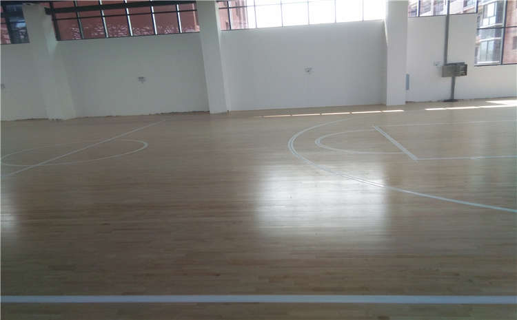 體育場館運動木地板不知道如何清潔？