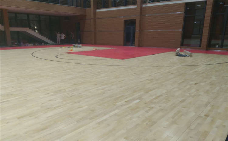 楓木籃球木地板、柞木籃球館運(yùn)動木地板區(qū)別