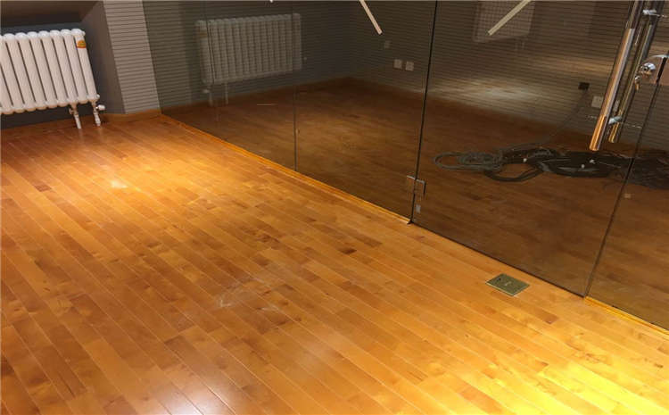 如何打造高品質(zhì)籃球木地板？