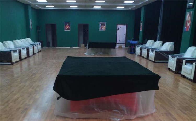 籃球場館體育運(yùn)動木地板多少錢一平米？