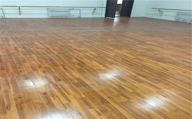 22厚舞臺(tái)木地板品牌廠**