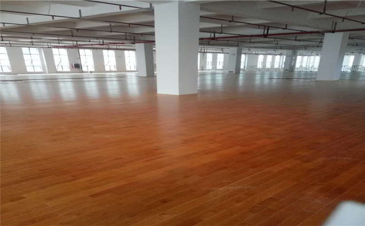 籃球場木地板怎么翻新？