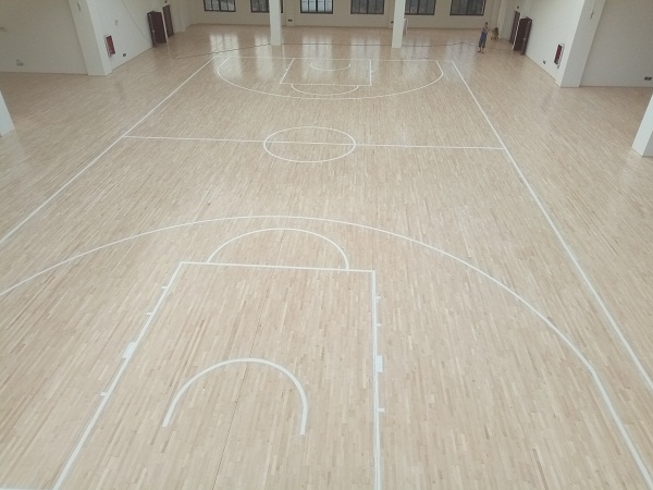 貴陽(yáng)清華中學(xué)籃球館木地板施工案例